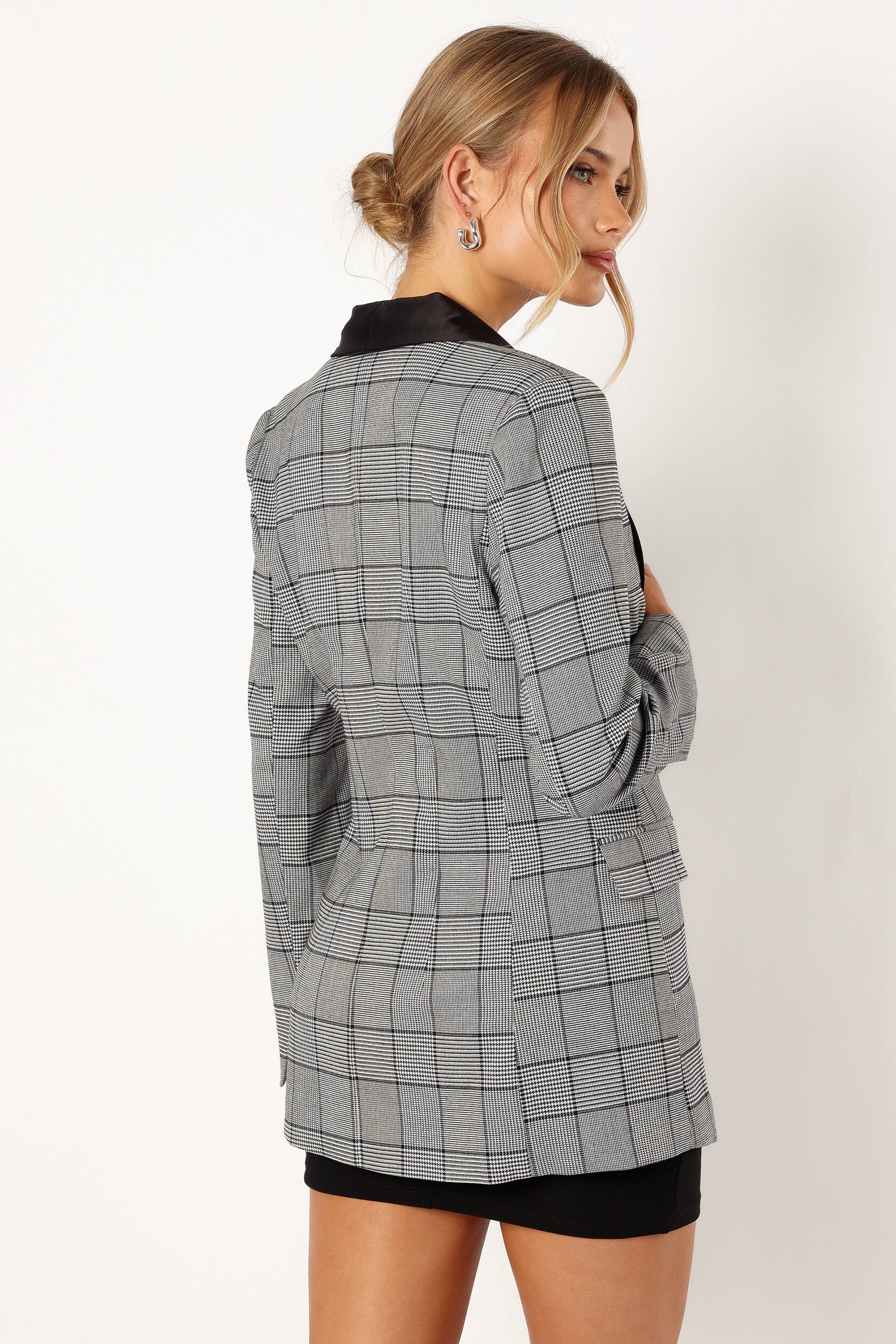 Veronica Contrast Lapel Blazer - Grey - Image 6